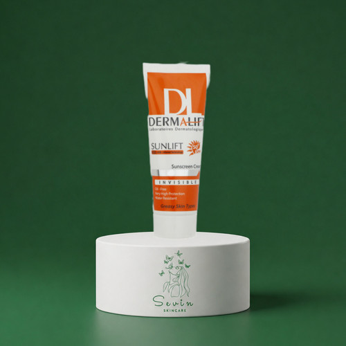 کرم ضد آفتاب بی رنگ درمالیفت SPF50 مخصوص پوست چرب